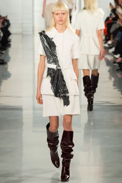 Look 3